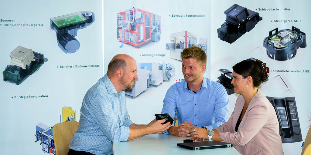 Kompetenzen Meeting Besprechung Produktentwicklung helag-electronic