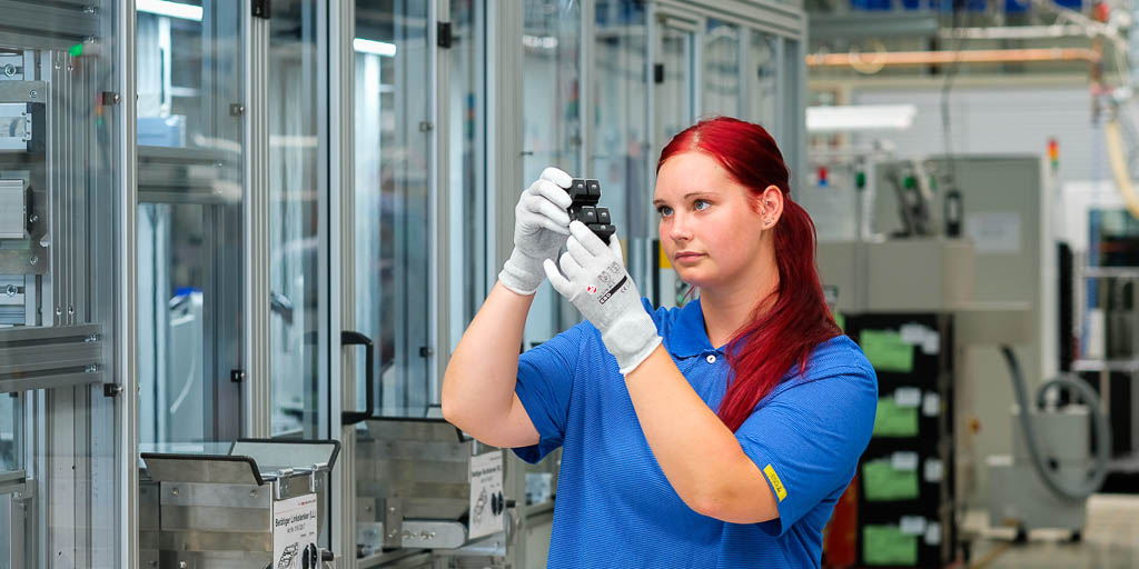 Produktkontrolle-Qualitätssicherung helag-electronic fb